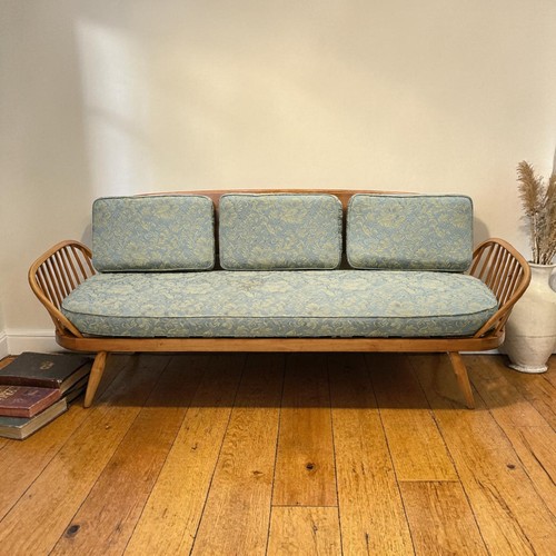 Ercol studio couch day - day, new