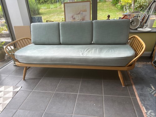 Blonde ercol studio couch day - studio,